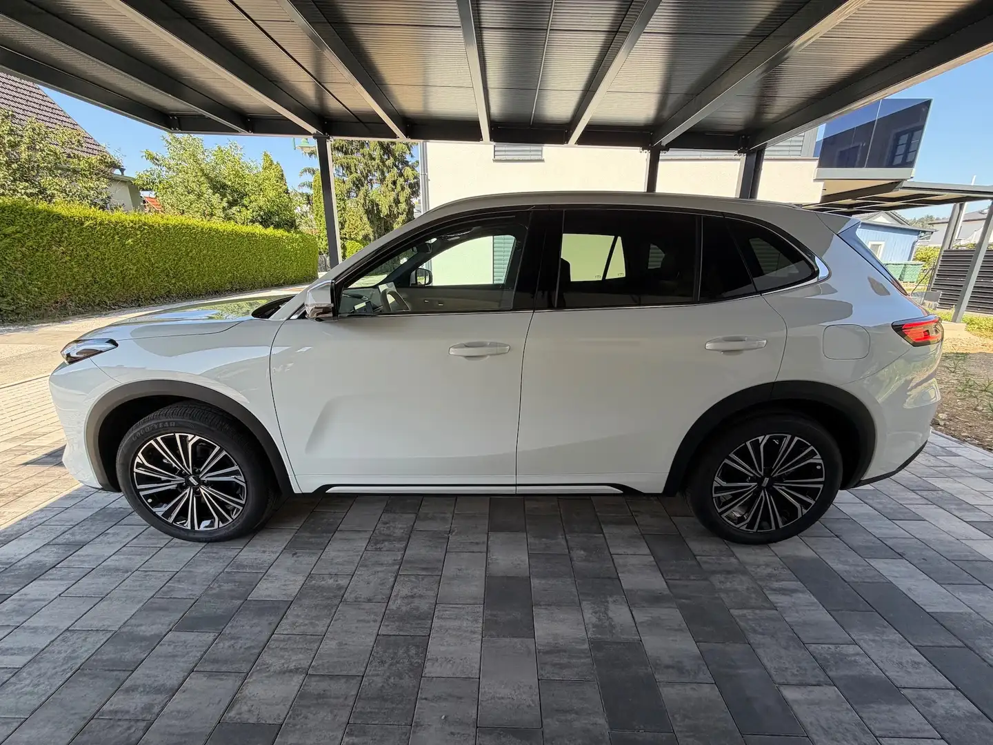 Geely Starray EM-i Launch Edition Max Plug-In Hybrid Neuwagen Weiß - 2