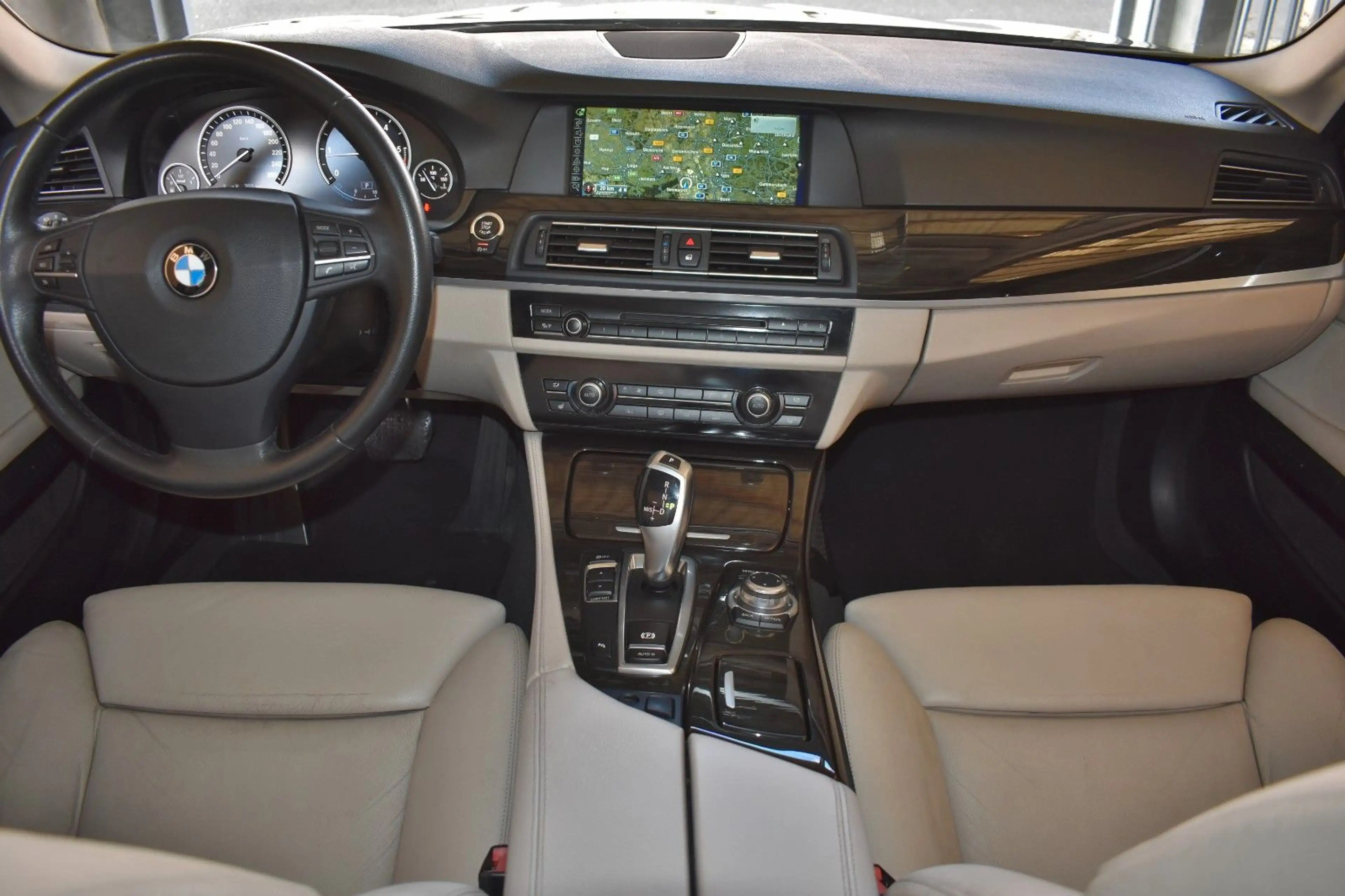 BMW 525 d BIXENON LEDER NAVI S.DACH SOFTCLOSE HUD — photo 10