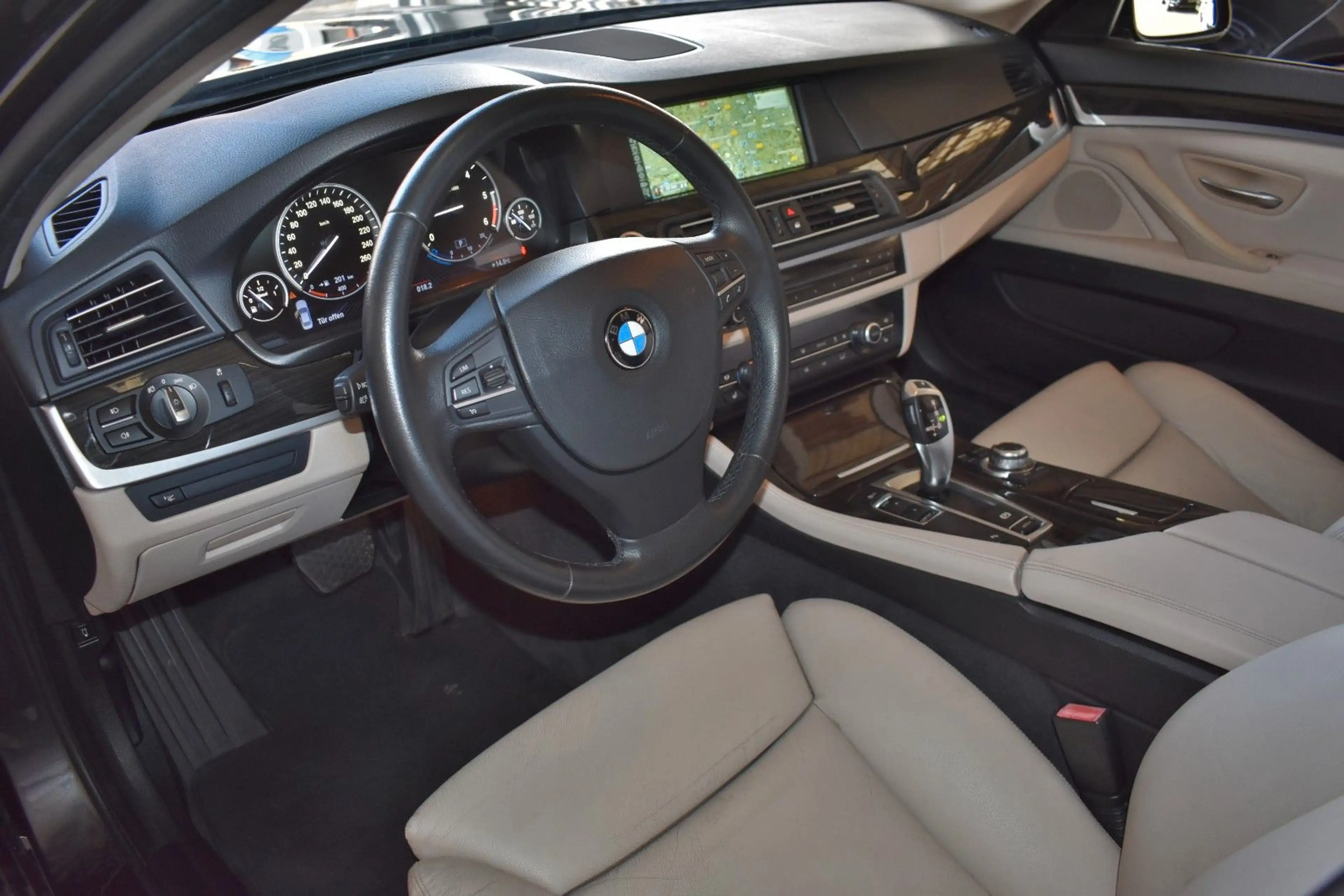BMW 525 d BIXENON LEDER NAVI S.DACH SOFTCLOSE HUD — photo 9