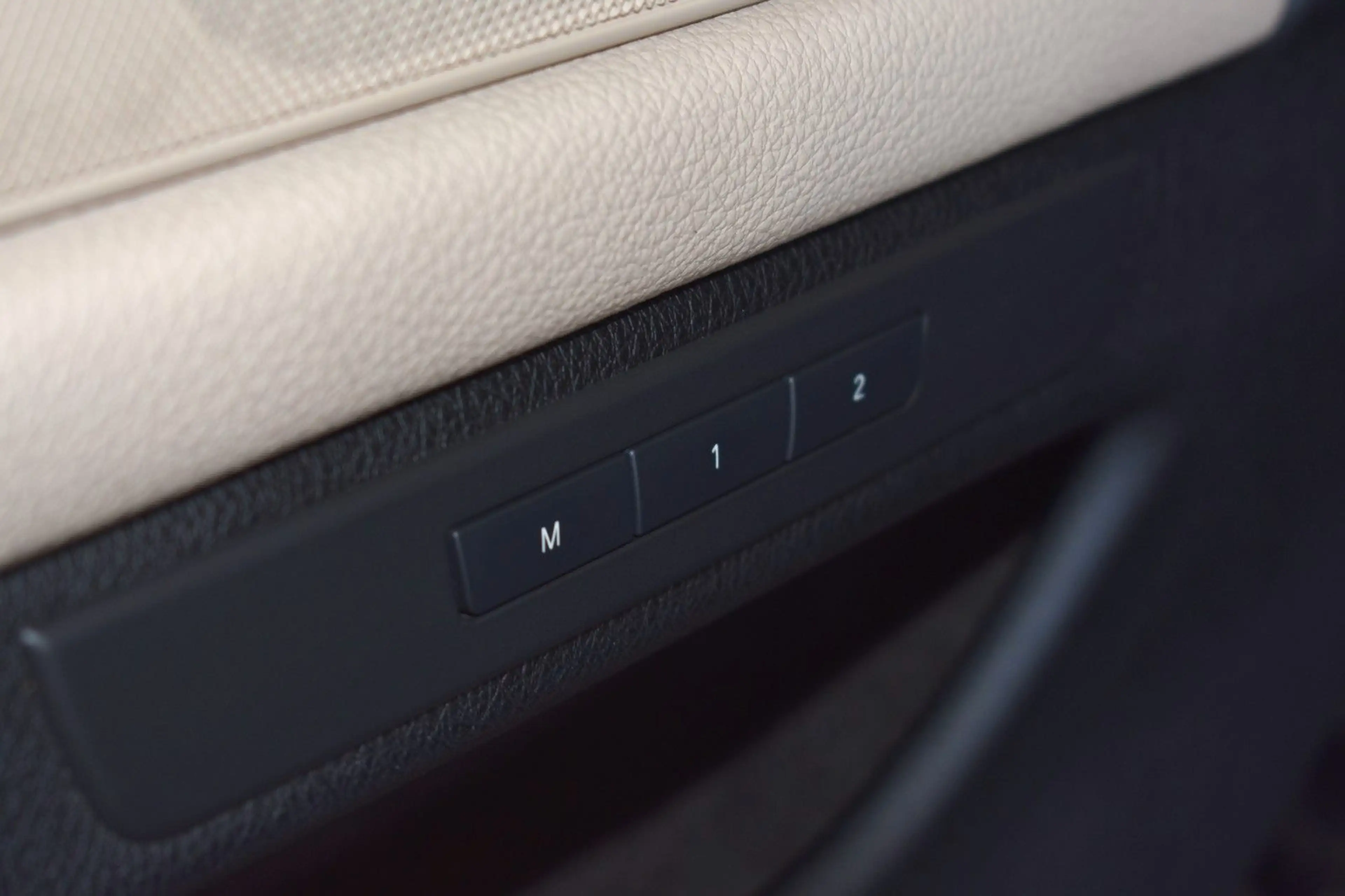 BMW 525 d BIXENON LEDER NAVI S.DACH SOFTCLOSE HUD — photo 15