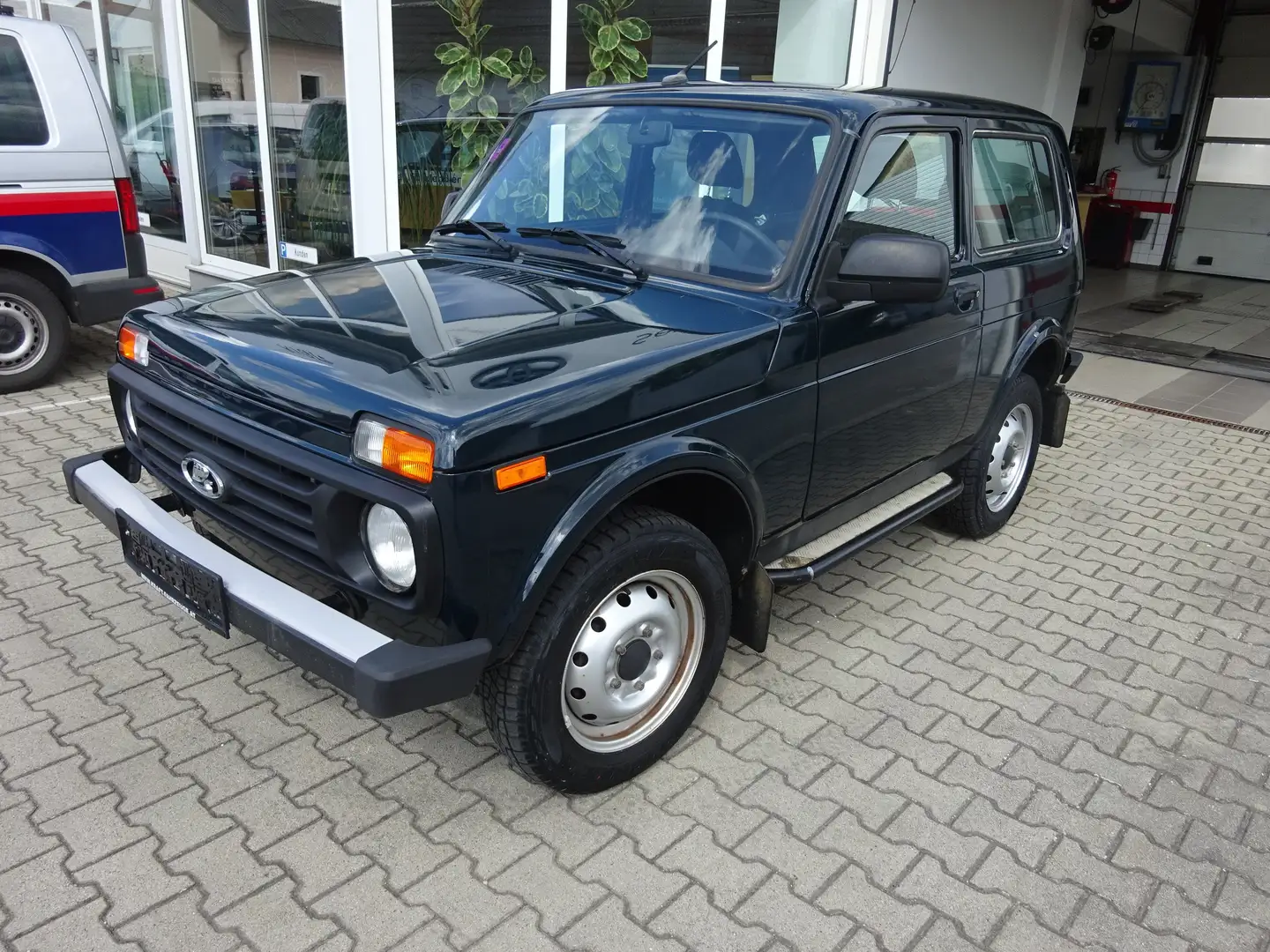 Lada Taiga 4x4 1,7 Austria Jagd Edition Grün - 2