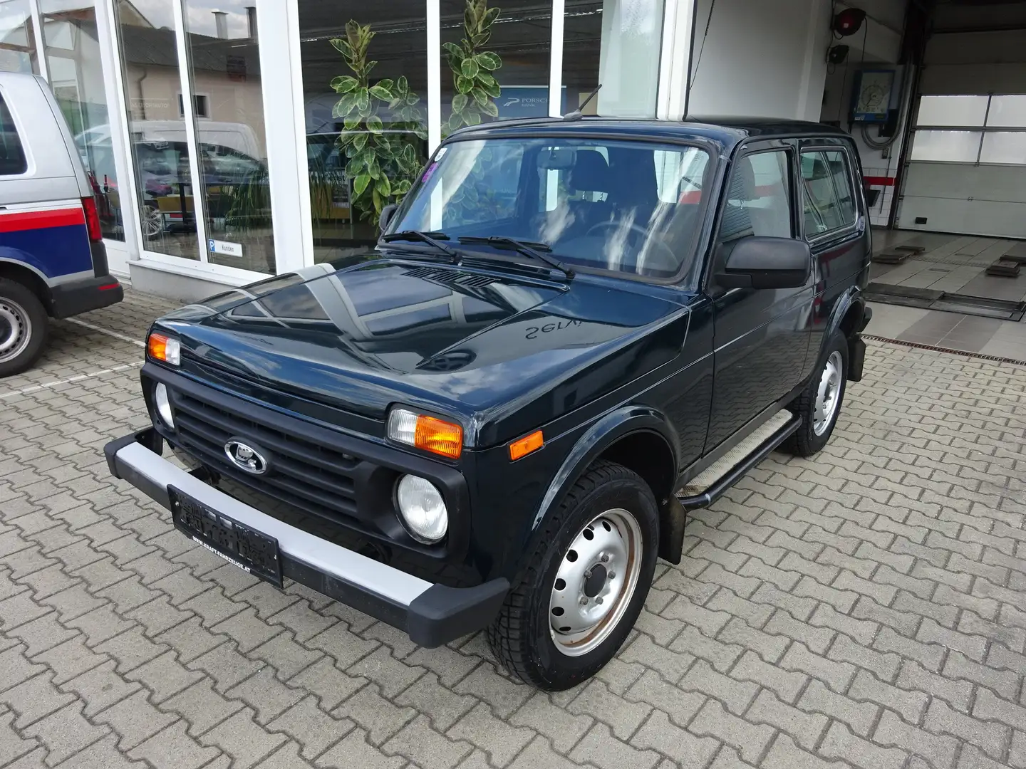 Lada Taiga 4x4 1,7 Austria Jagd Edition Grün - 1