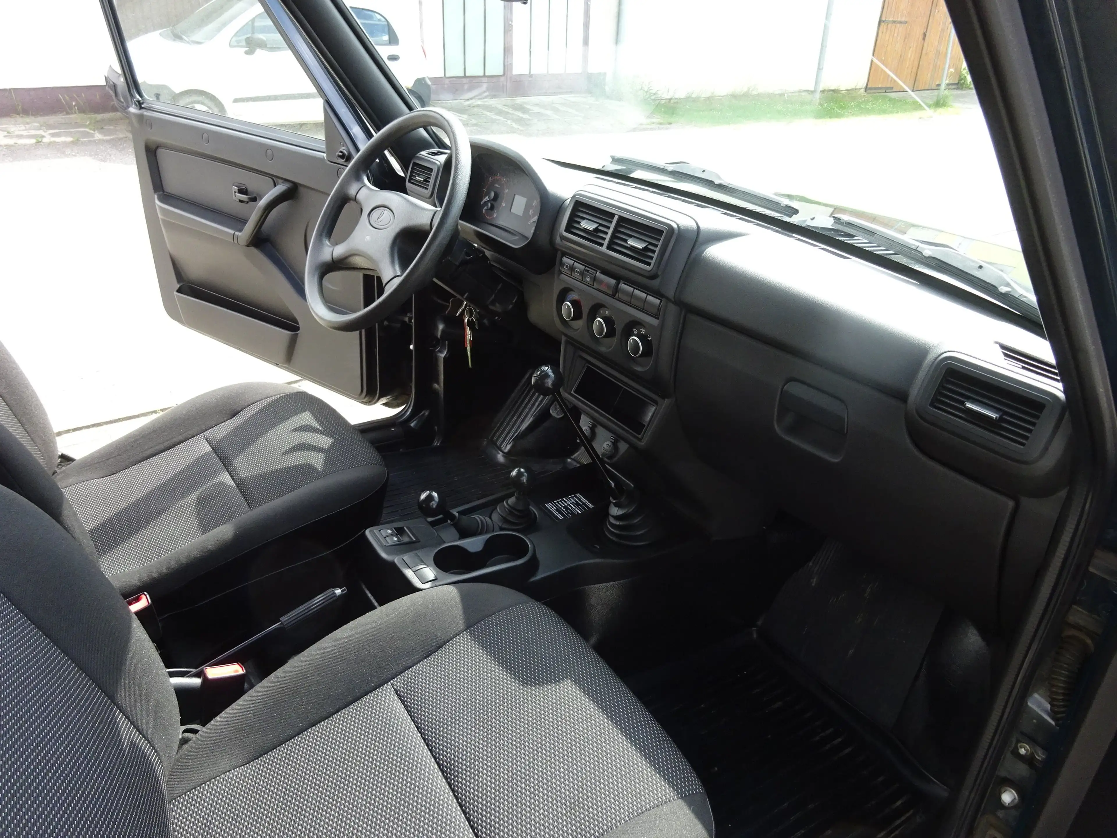 Lada Taiga 4x4 1,7 Austria Jagd Edition — photo 11