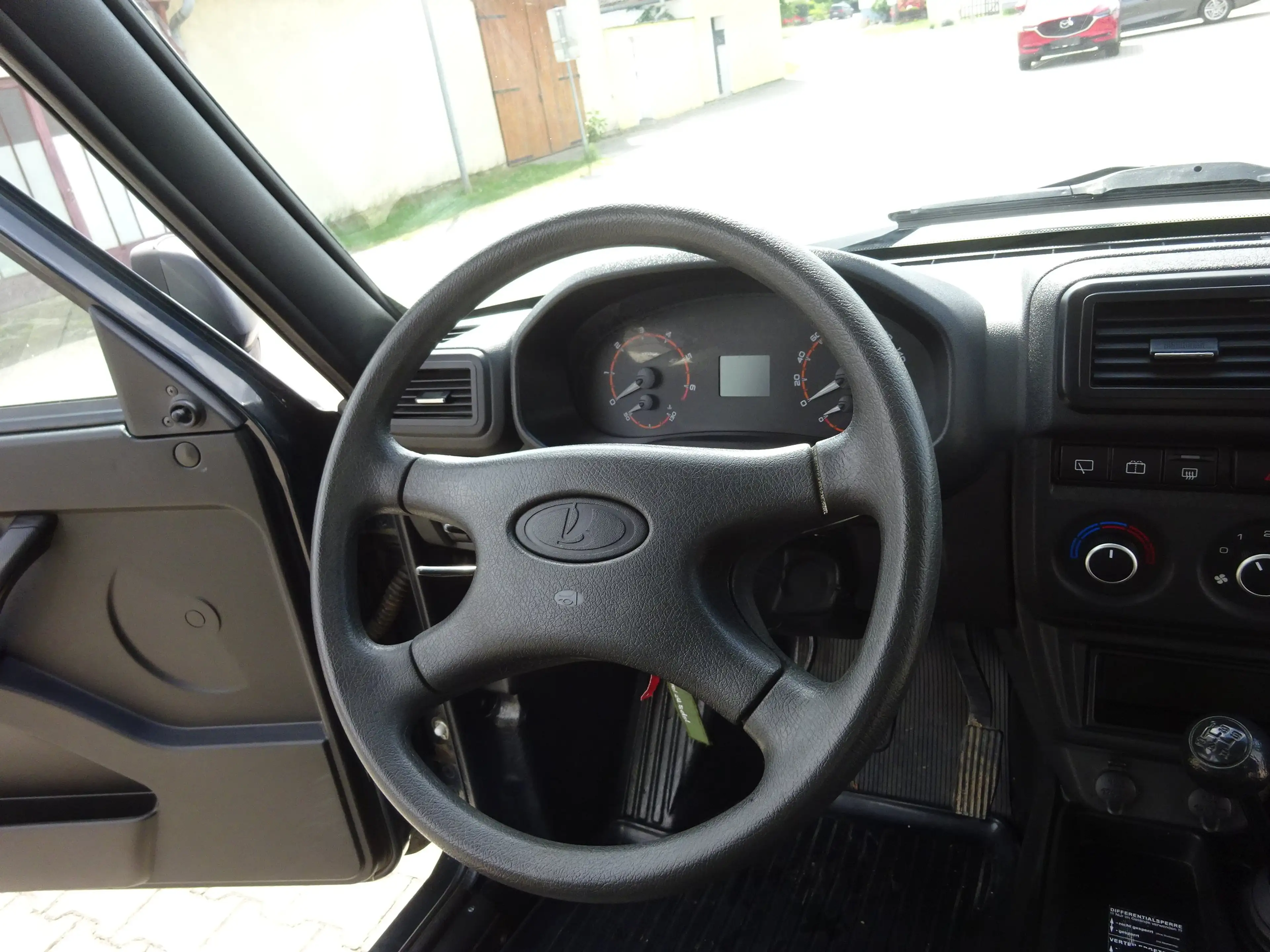 Lada Taiga 4x4 1,7 Austria Jagd Edition — photo 13
