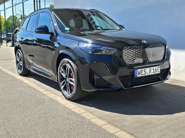 BMW iX1 eDrive20 M Sportpaket Pro*LCPro*AHK*DAPro*