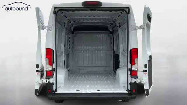 Opel Movano view 8
