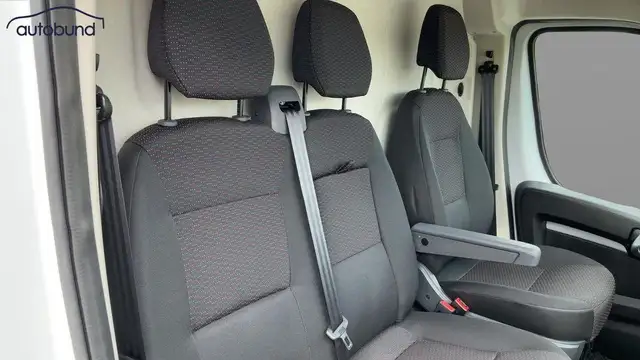 Opel Movano view 6