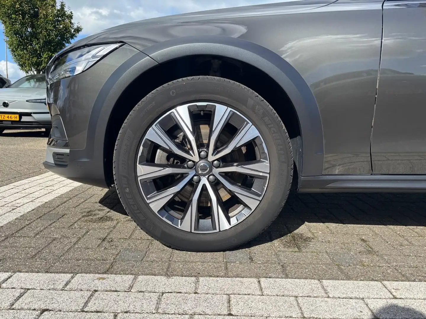Volvo V90 Cross Country 2.0 B5 AWD Pro | Bowers & Wilkins | 360 Camera | T Grau - 2