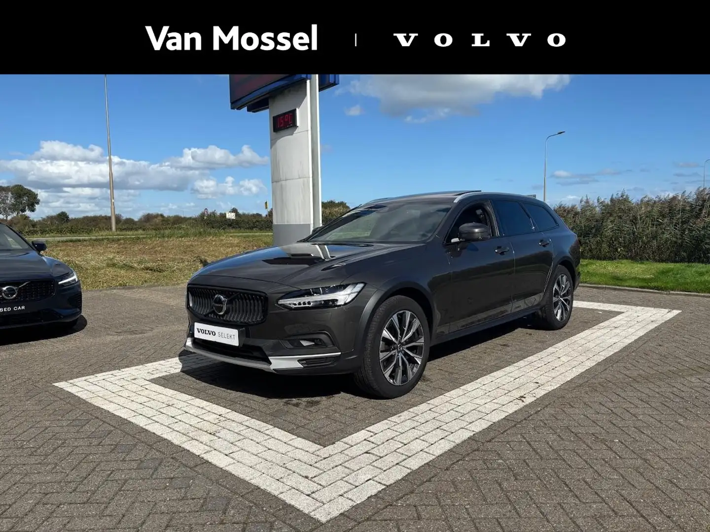 Volvo V90 Cross Country 2.0 B5 AWD Pro | Bowers & Wilkins | 360 Camera | T Grau - 1