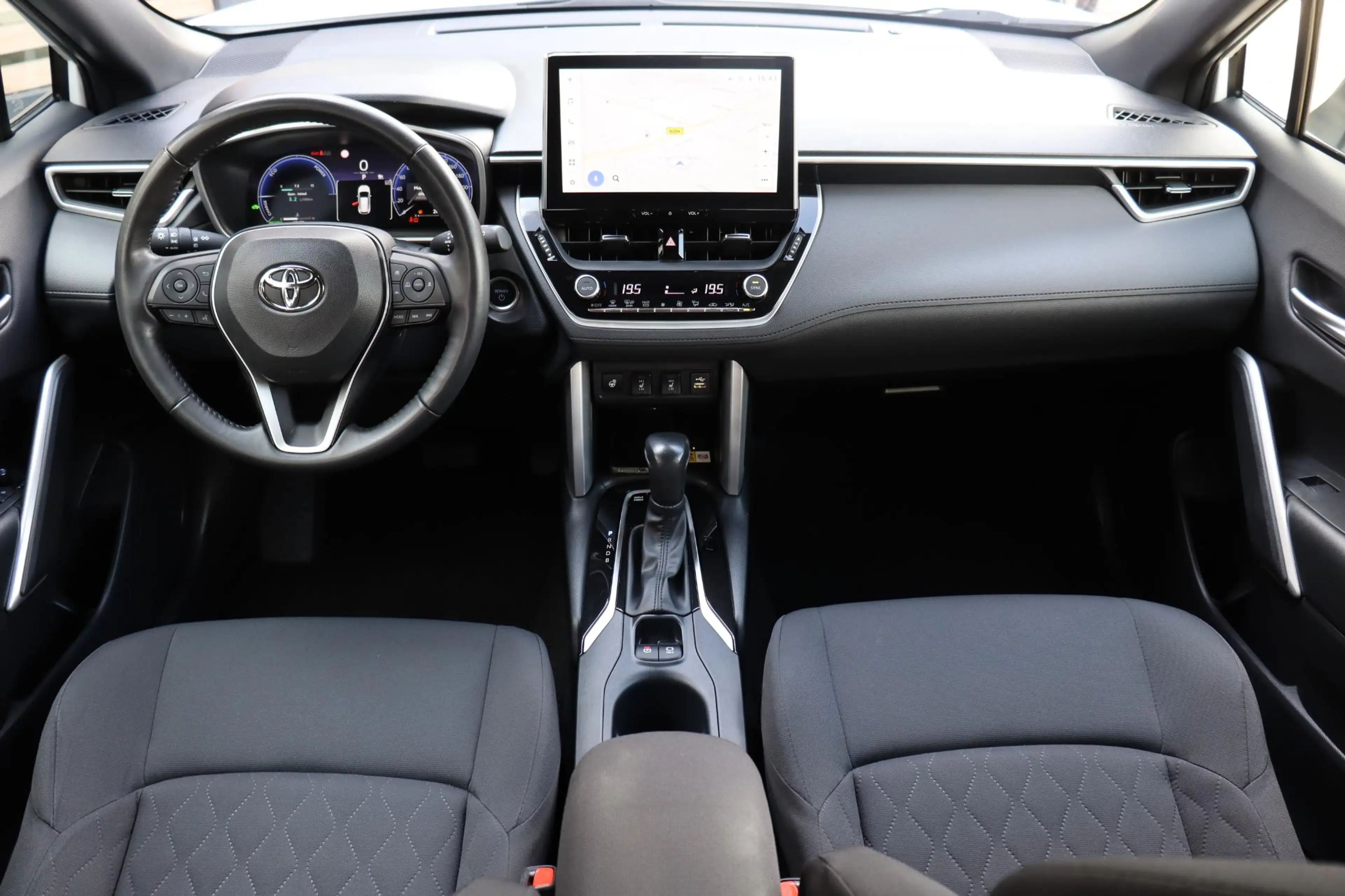 Toyota Corolla Cross Hybrid 200 Style, Trekhaak — photo 4