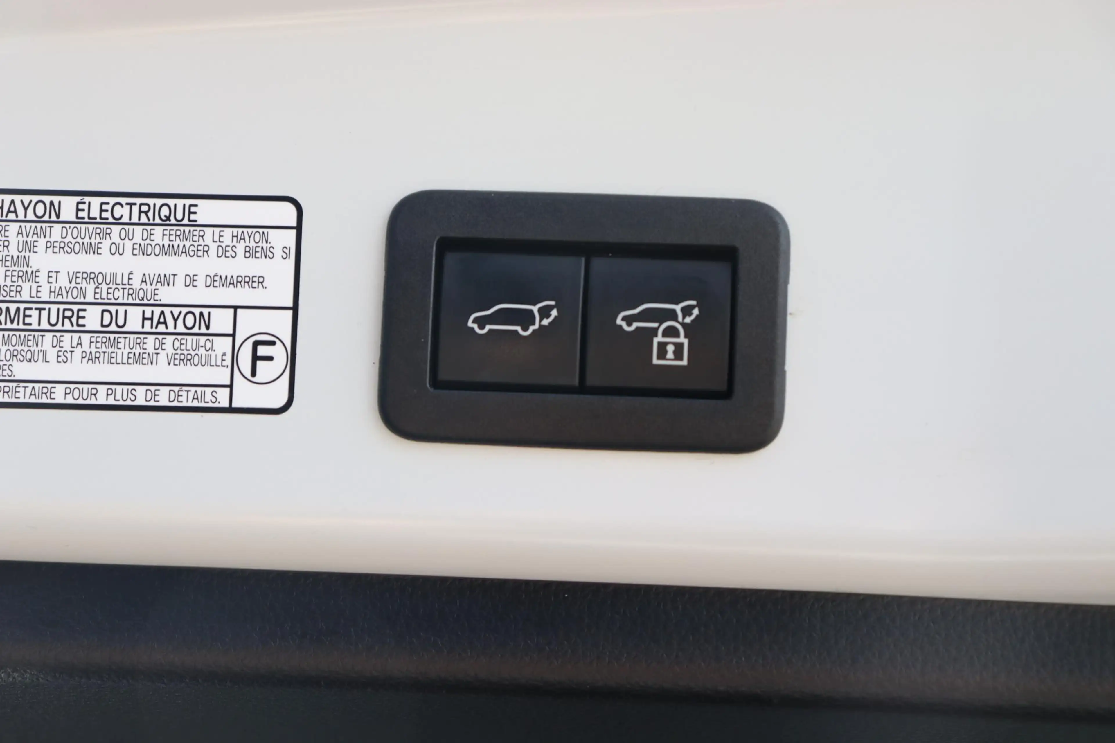 Toyota Corolla Cross Hybrid 200 Style, Trekhaak — photo 14