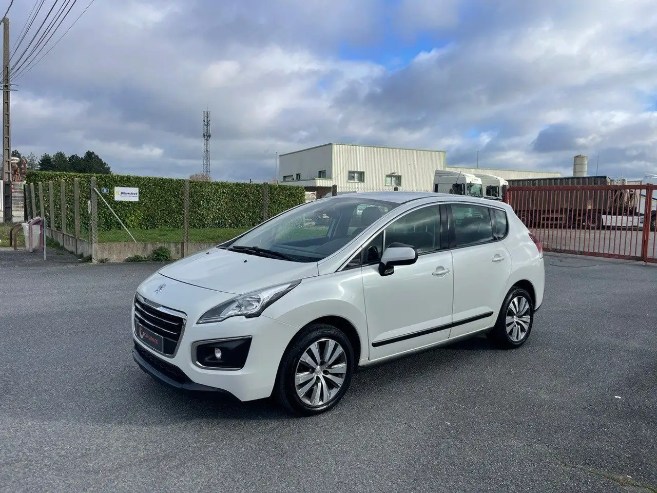 Peugeot 3008 hdi 115 cv garantie 12 mois