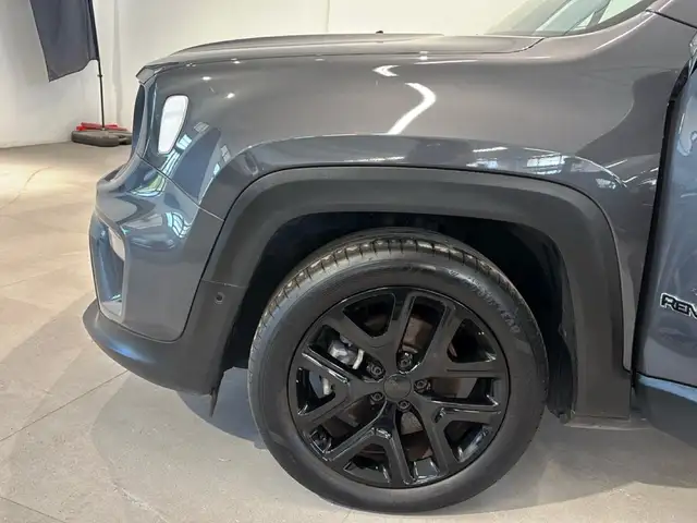 Jeep Renegade view 8