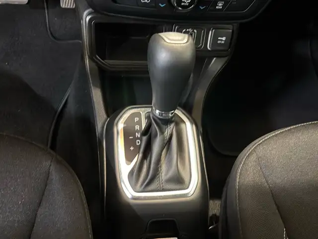 Jeep Renegade view 17