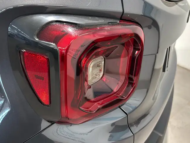 Jeep Renegade view 20