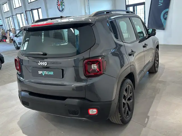 Jeep Renegade view 4