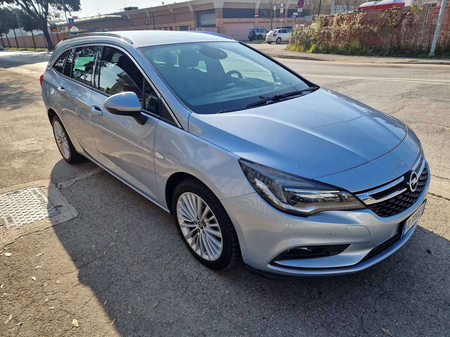 Opel Astra Sports Tourer 1.6 cdti Business s Gris - 2