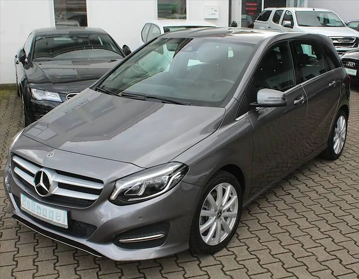 Mercedes-Benz B 200