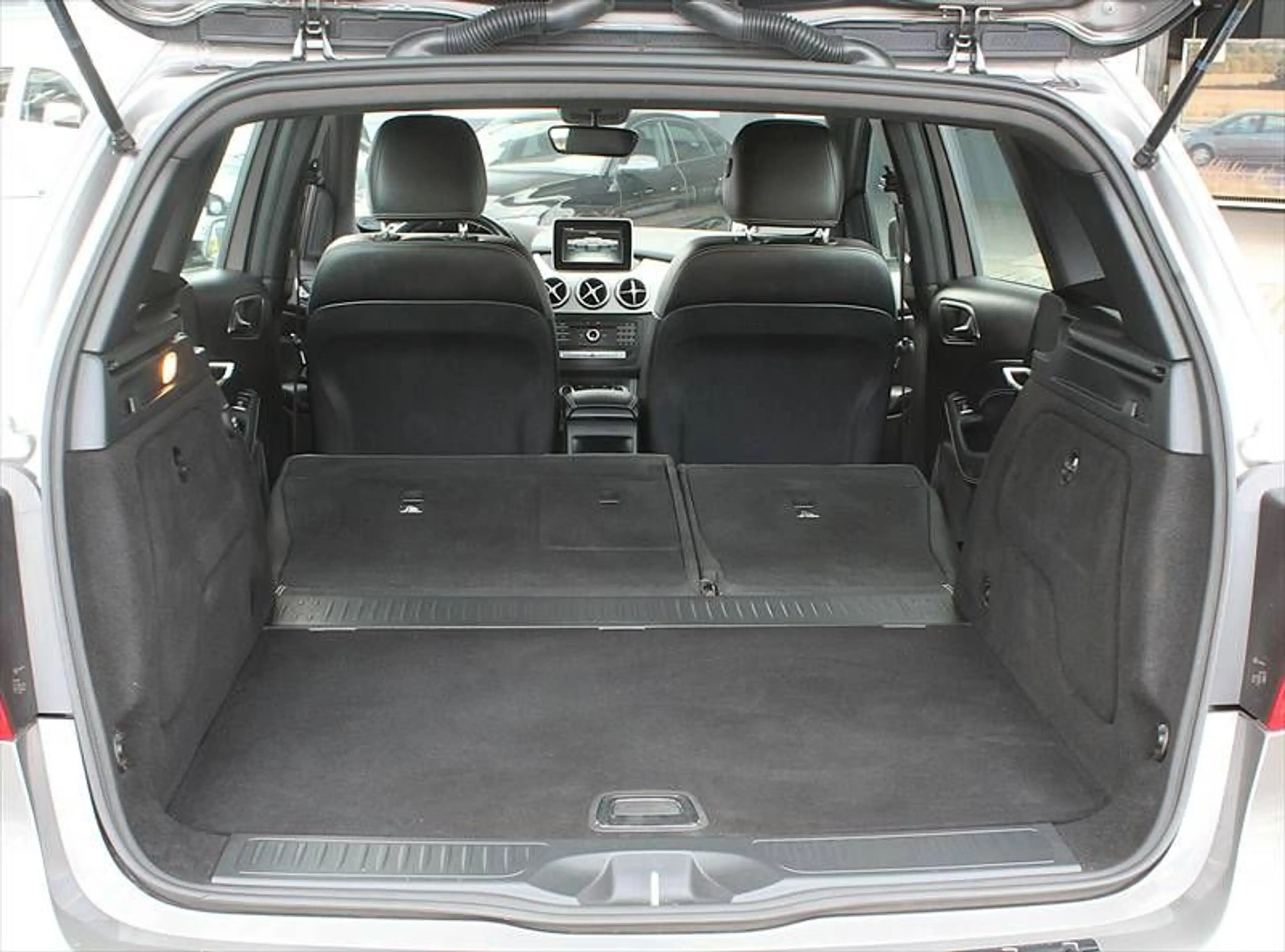 Mercedes-Benz B 200 Urban Business LED-Scheinw. AHK schwenk. — photo 12