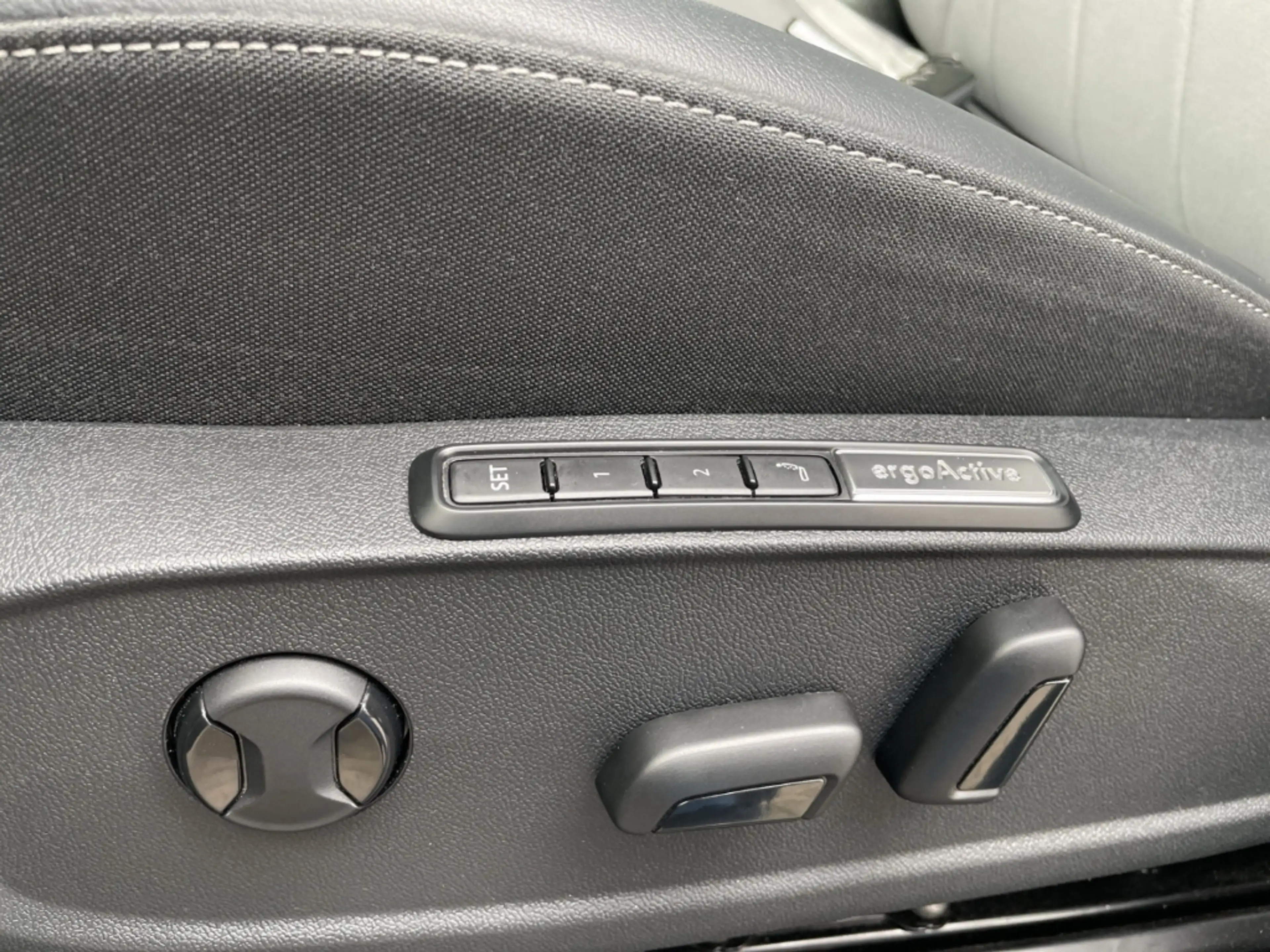 Volkswagen ID.3 Pro Move AHK/HUD/360°Kamera/IQ.LIGHT/Keyless/Navi/ — photo 10