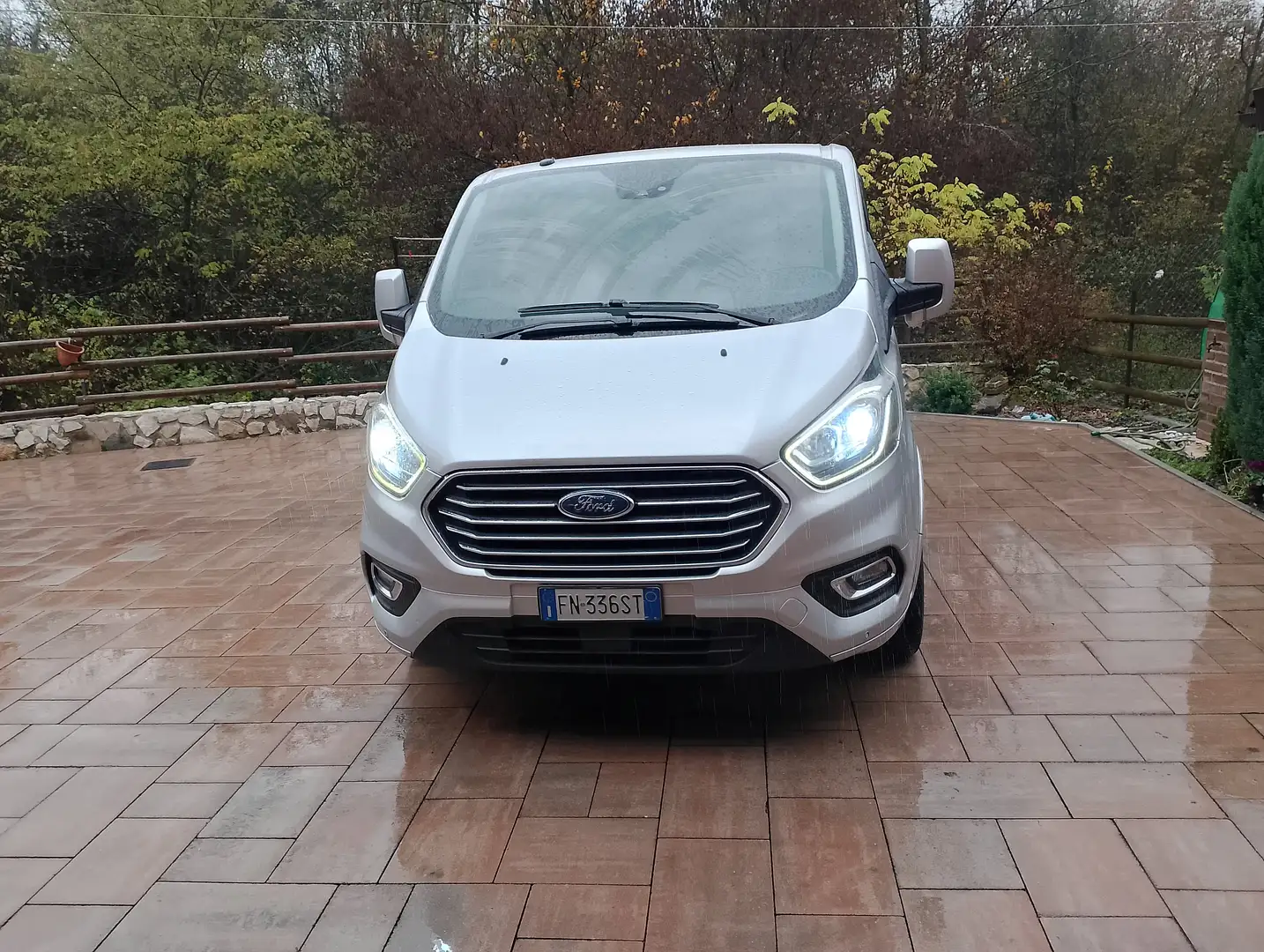 Ford Tourneo Custom Titanium 2.0 170cv Grigio - 1