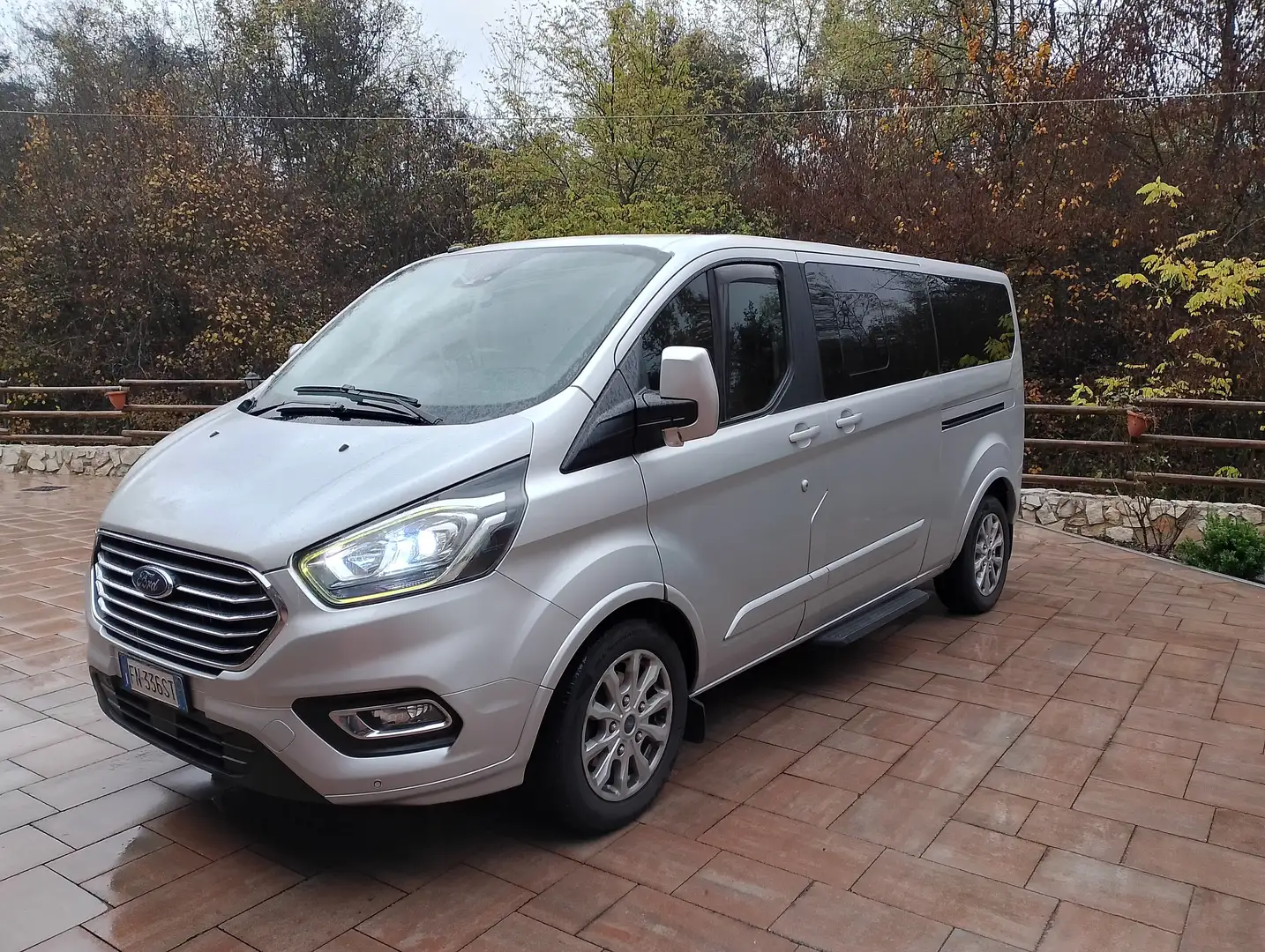 Ford Tourneo Custom Titanium 2.0 170cv Grigio - 2
