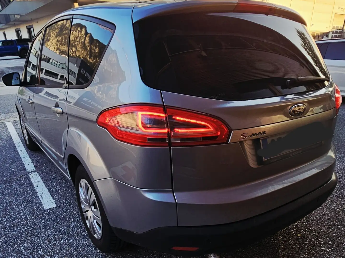Ford S-Max Ambiente 2,0 TDCi DPF  7 Sitzer Blau - 2