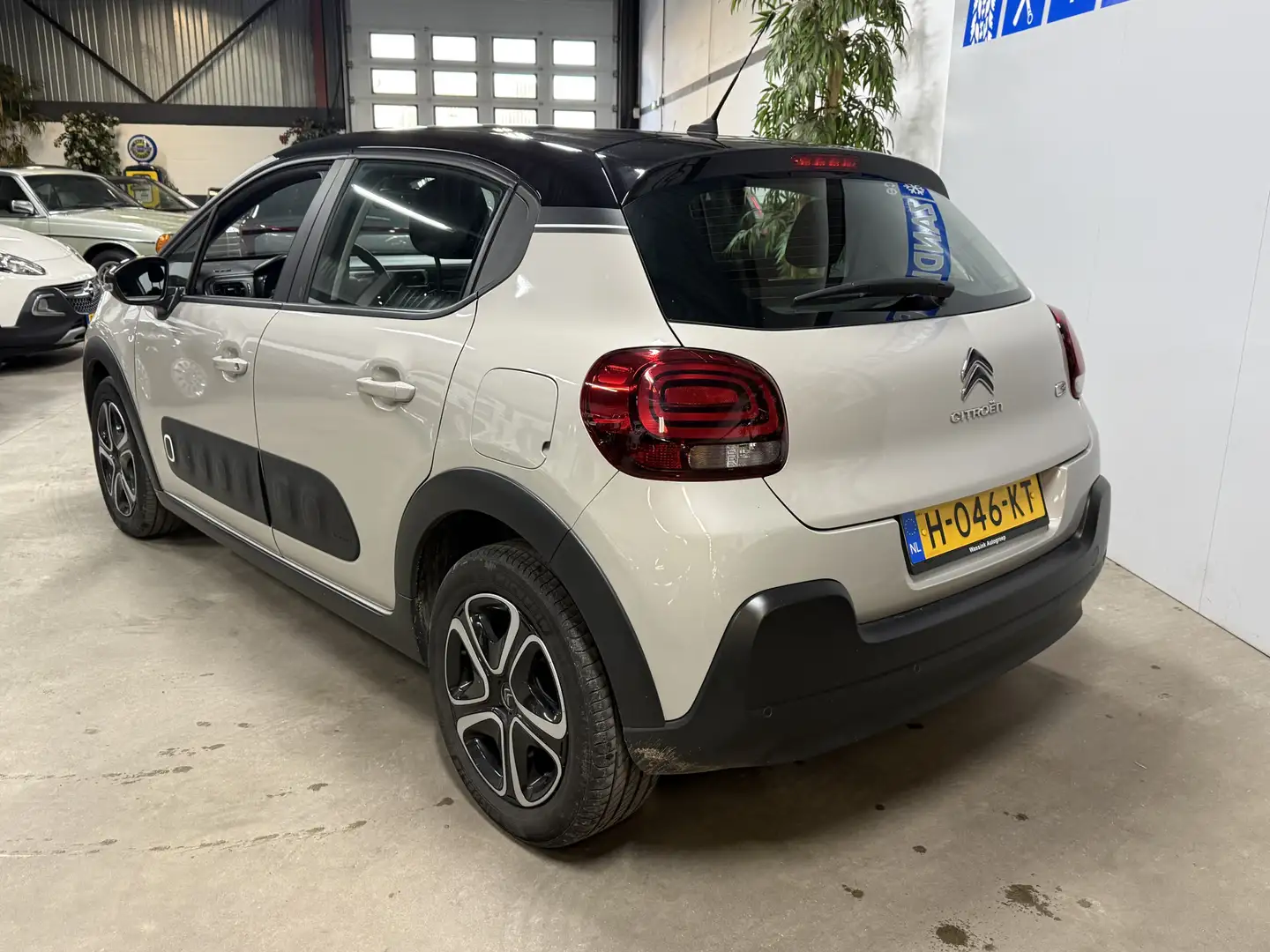 Citroen C3 1.2 PureTech S&S Feel Edition // lm velgen Grijs - 2