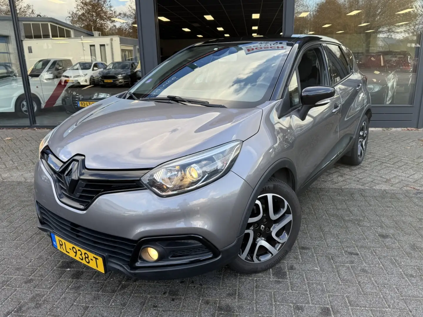 Renault Captur 1.2 TCe Dynamique Grijs - 1