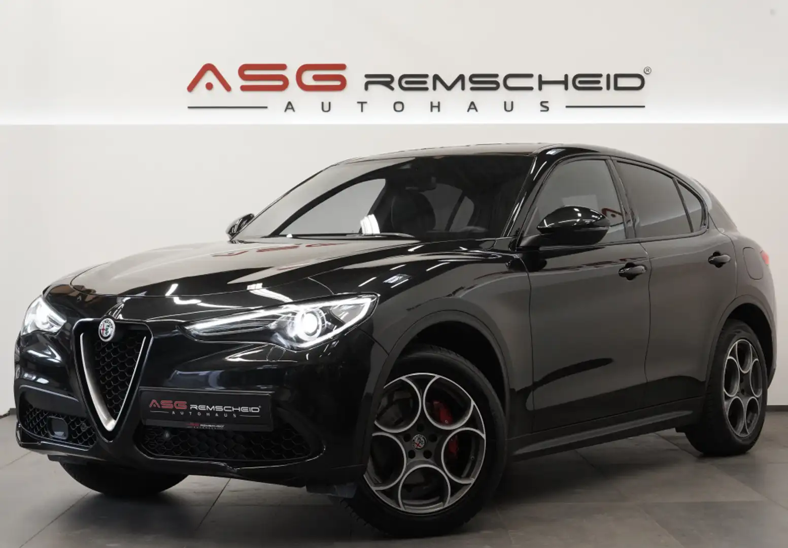 Alfa Romeo Stelvio Super Q4 Sport Paket *19 *ACC *DCC *Kam Schwarz - 1