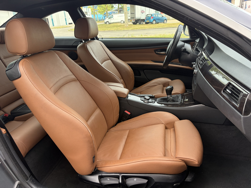 BMW 320 3-serie Coupé 320i Corporate Lease Business Line S — photo 19