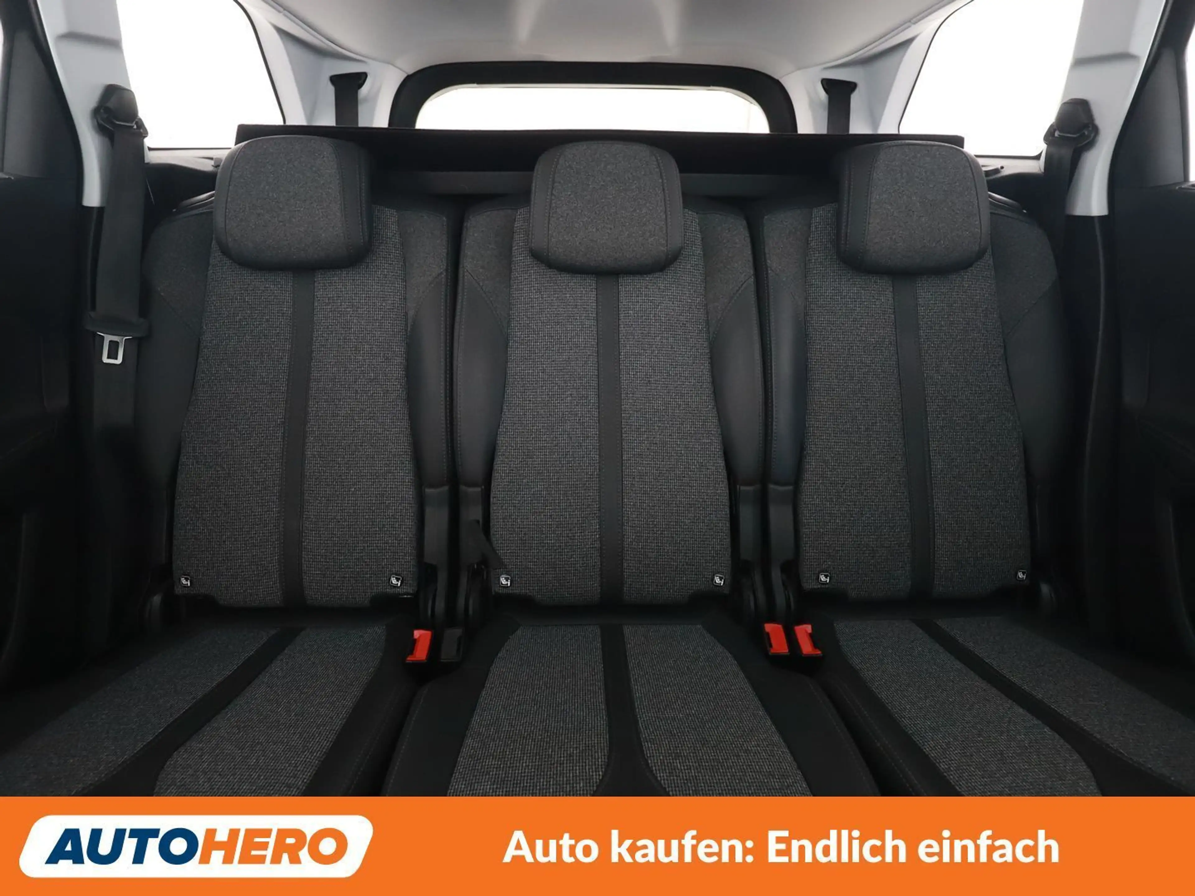 Peugeot 5008 1.6 Blue-HDi Allure — photo 15