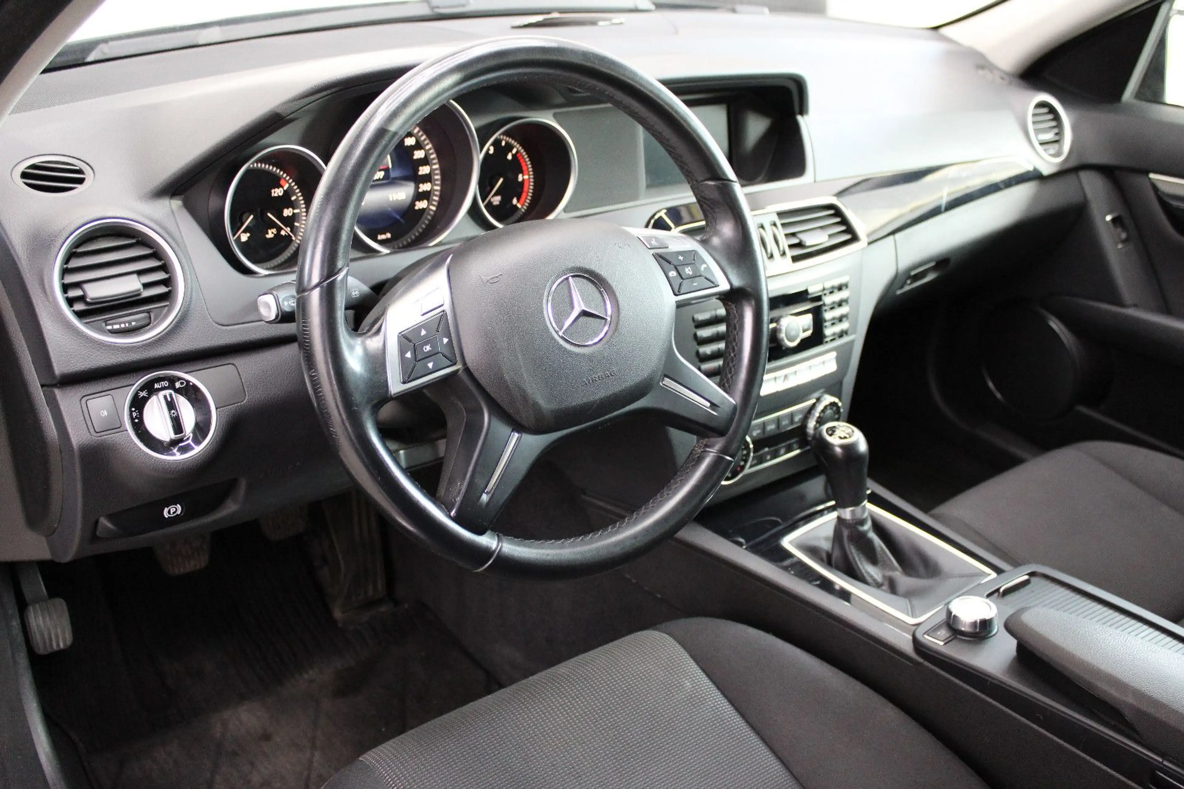 Mercedes-Benz C 180 C T-Modell C 180 CDI+PDC+NAVI+SHZ+XENON+ — photo 9