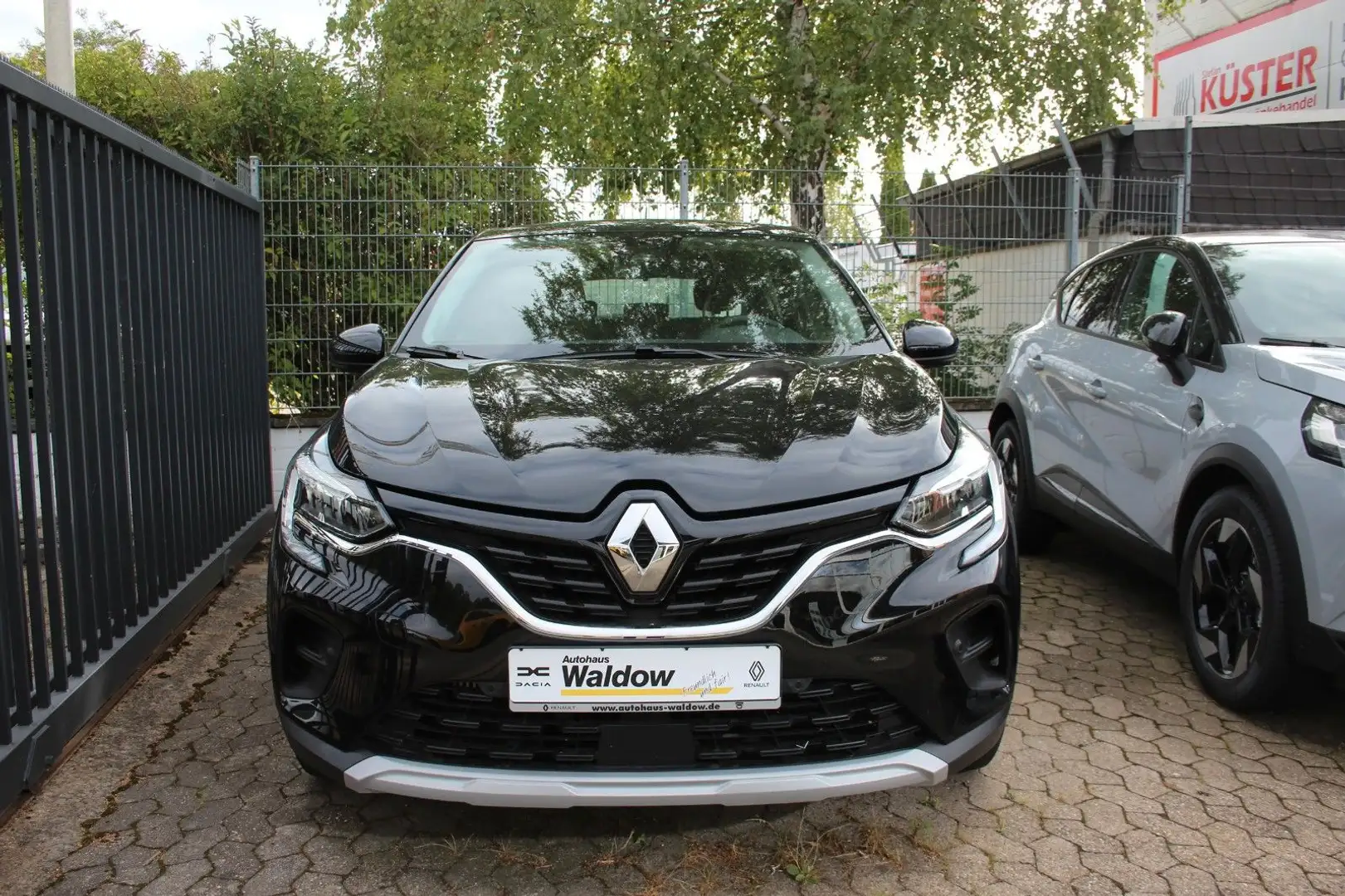 Renault Captur Evolution Mild Hybrid 140 EDC Schwarz - 2