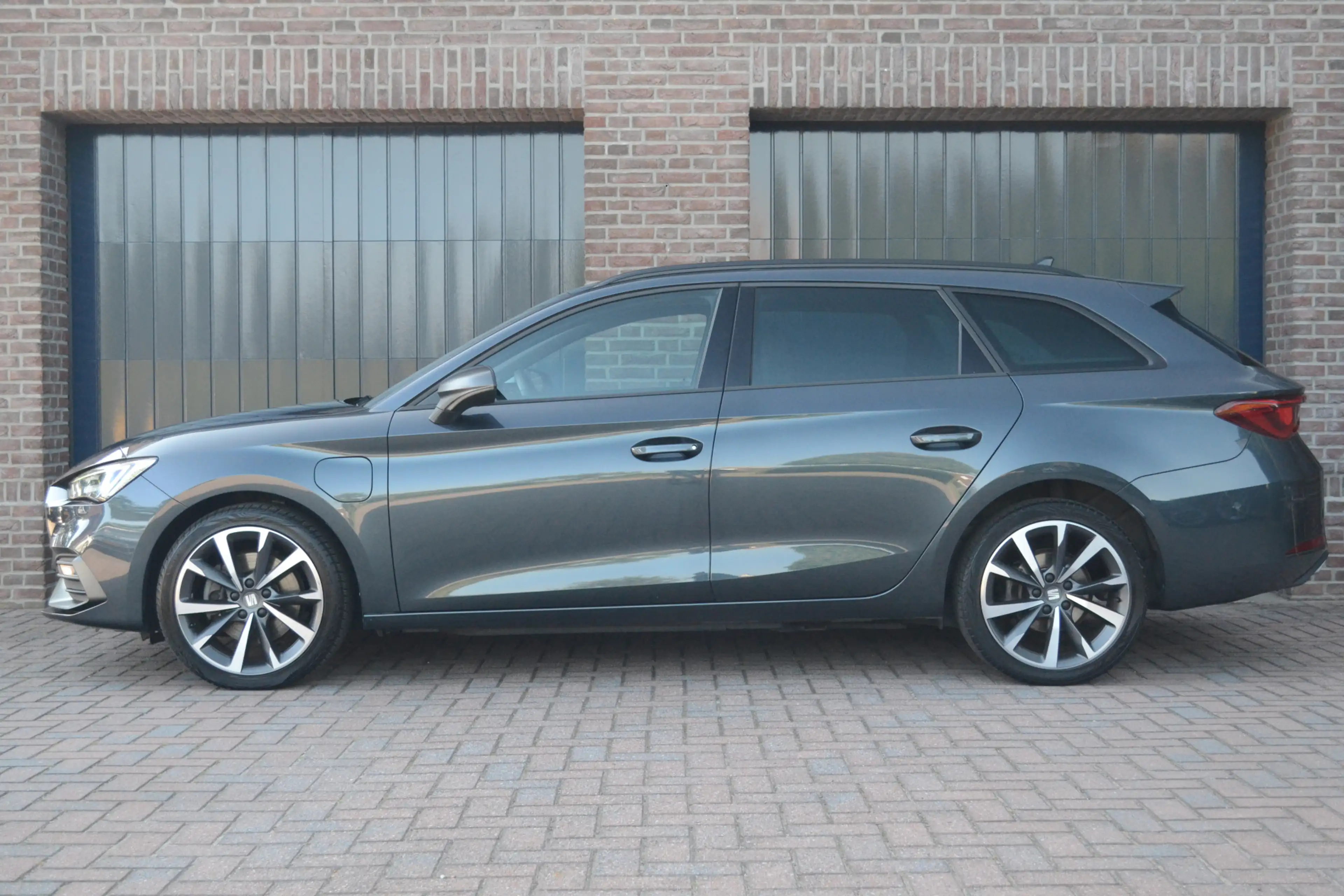 SEAT Leon e-Hybrid Sportstourer 1.4 TSI eHybrid PHEV FR | NL-Auto | V — photo 2