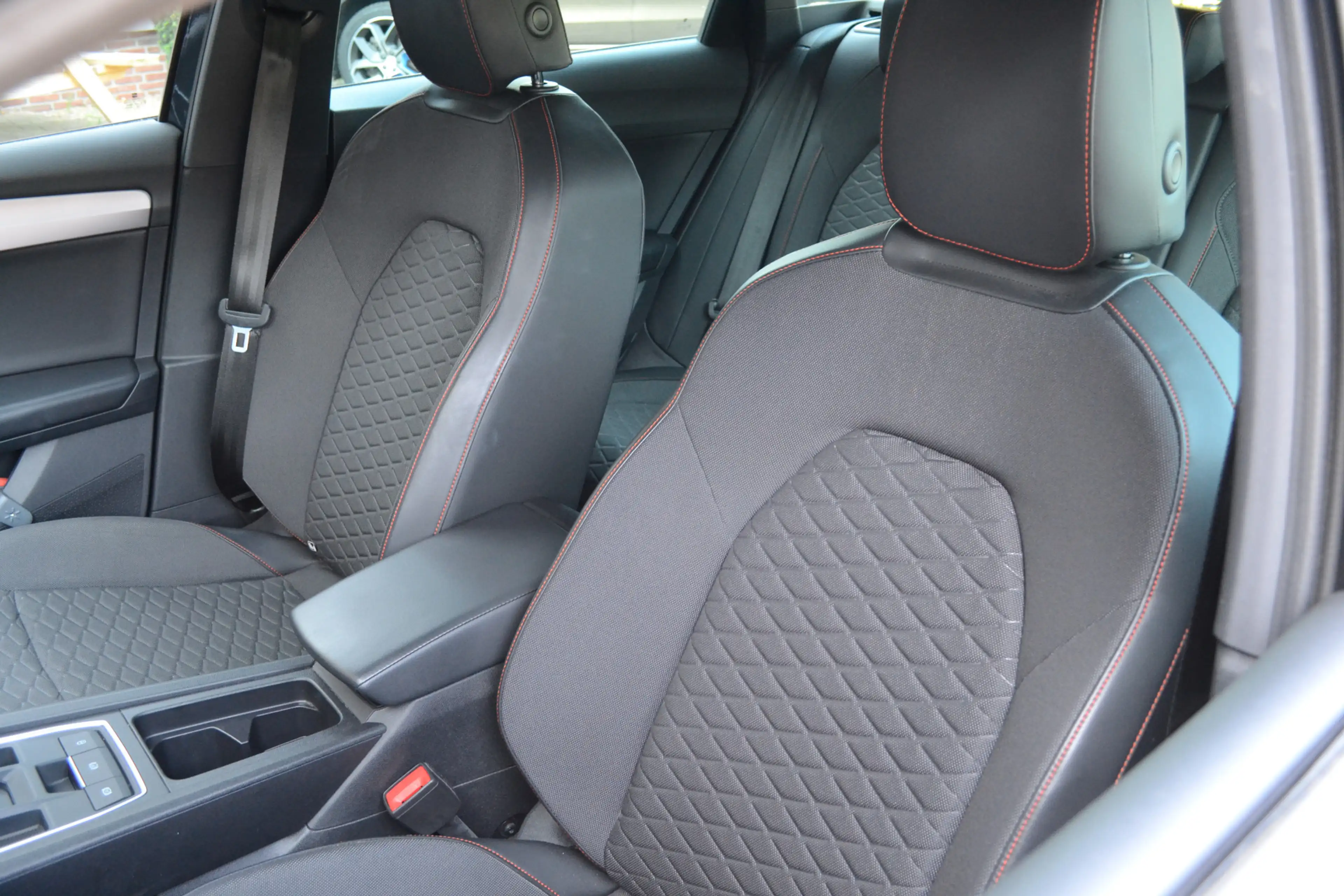 SEAT Leon e-Hybrid Sportstourer 1.4 TSI eHybrid PHEV FR | NL-Auto | V — photo 10