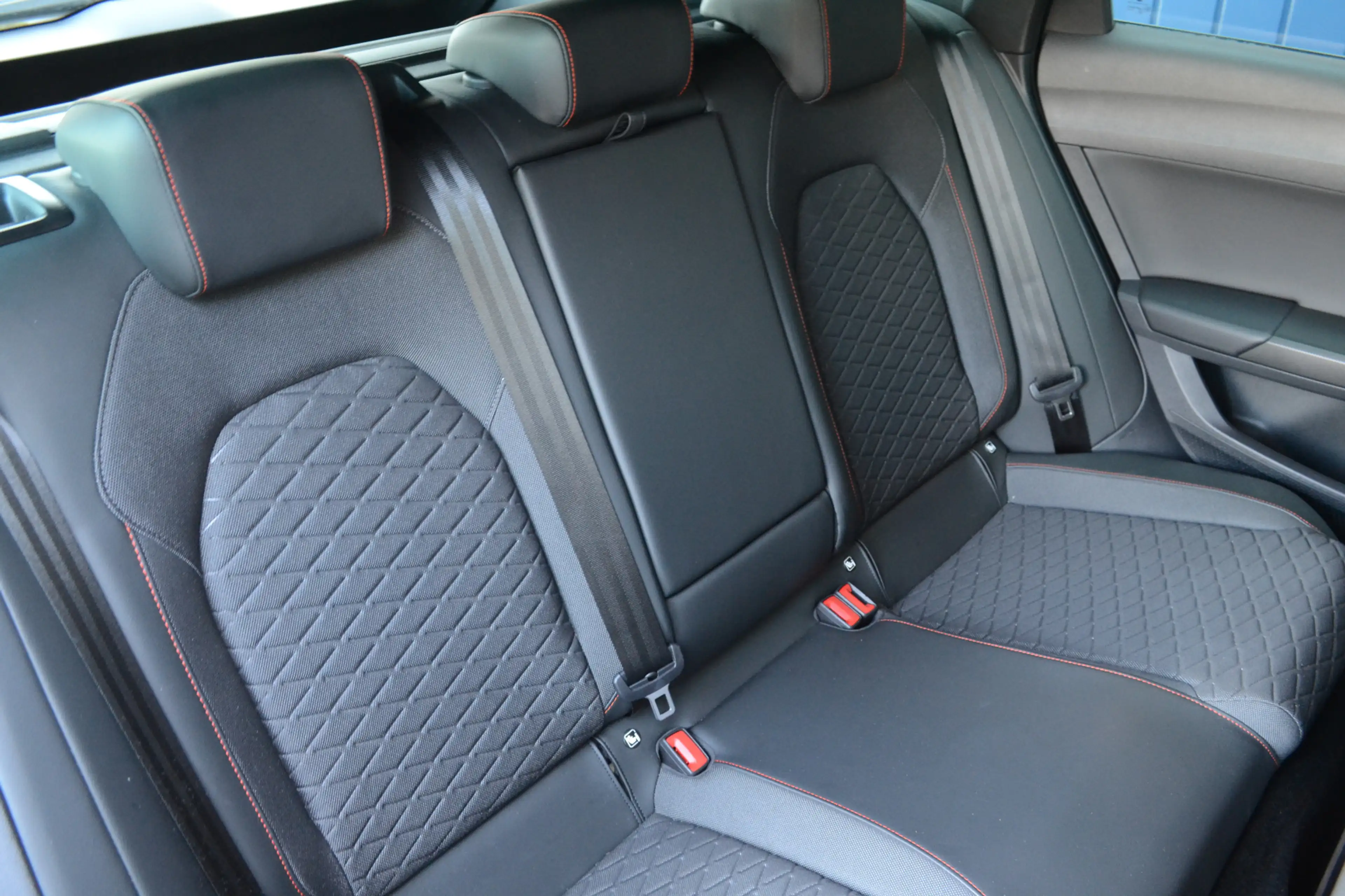 SEAT Leon e-Hybrid Sportstourer 1.4 TSI eHybrid PHEV FR | NL-Auto | V — photo 14