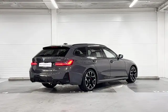 BMW 3 Series view 7