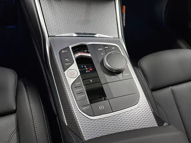 BMW 3 Series view 15