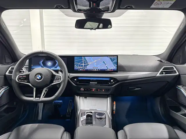 BMW 3 Series view 12