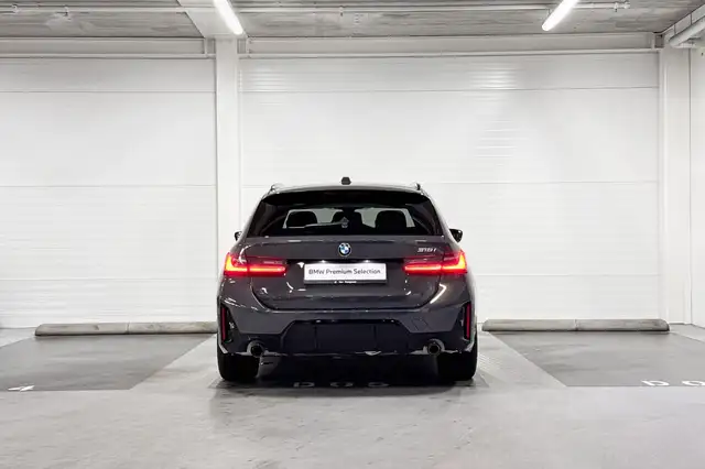 BMW 3 Series view 8