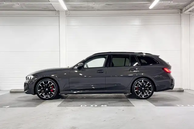 BMW 3 Series view 2