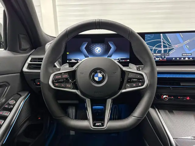 BMW 3 Series view 13