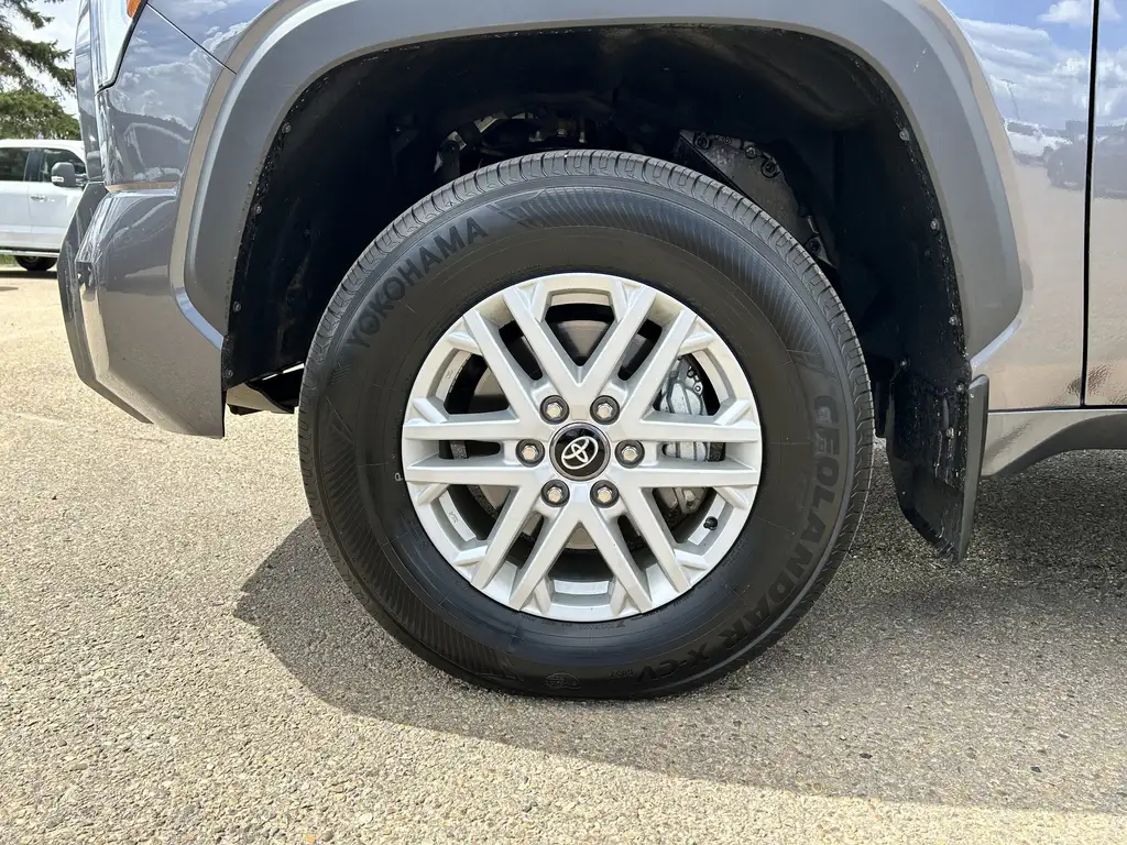2025 Toyota Tundra CrewMax SR5 CrewMax Long Bed | 4X4 | Heated Steering Wheel — photo 3