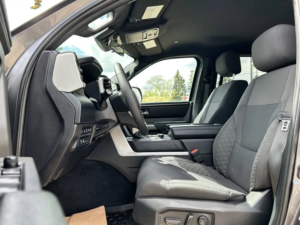 2025 Toyota Tundra CrewMax SR5 CrewMax Long Bed | 4X4 | Heated Steering Wheel — photo 7