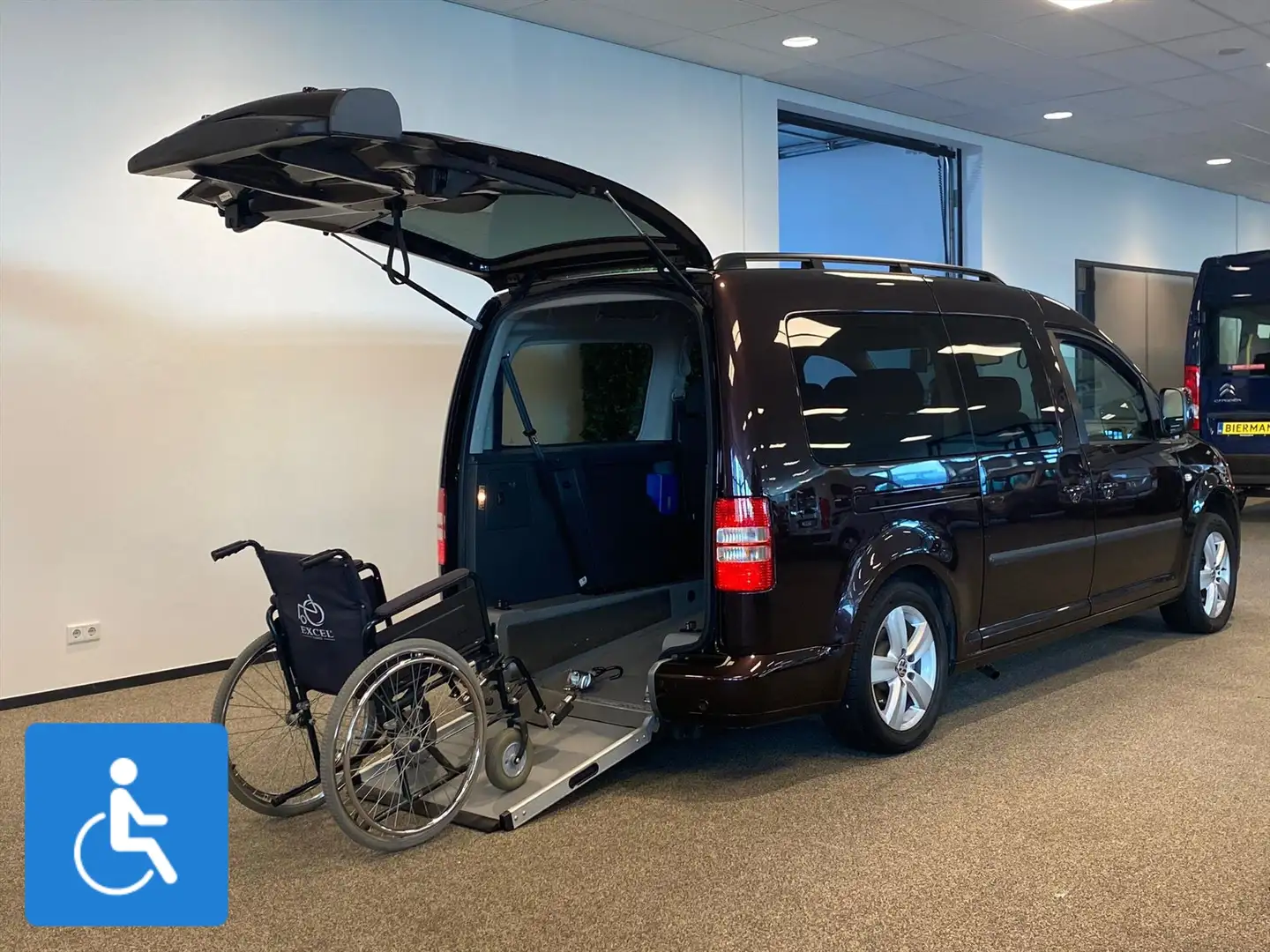 Volkswagen Caddy Maxi Rolstoelauto (airco) 5+1 Luchtvering Draaisto Paars - 2