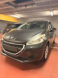 Peugeot 208 1.2 Essence 2014