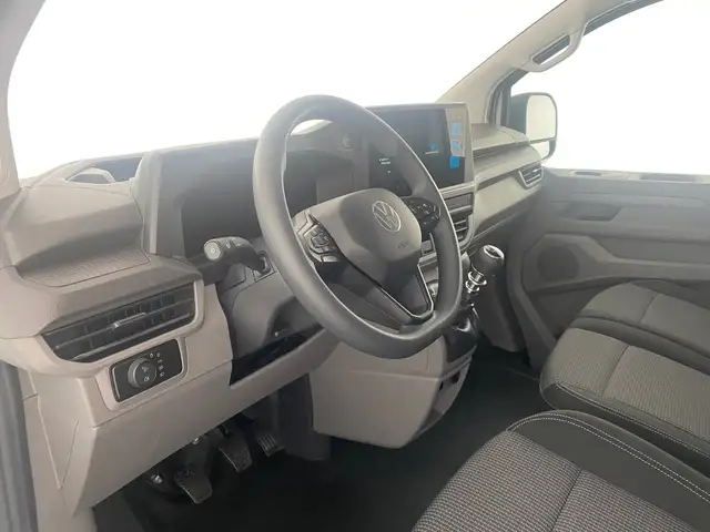 Volkswagen Transporter view 10