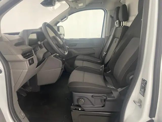 Volkswagen Transporter view 13