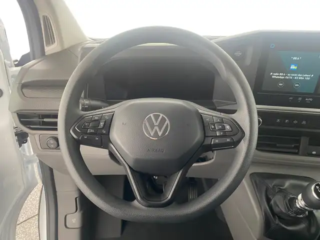 Volkswagen Transporter view 14